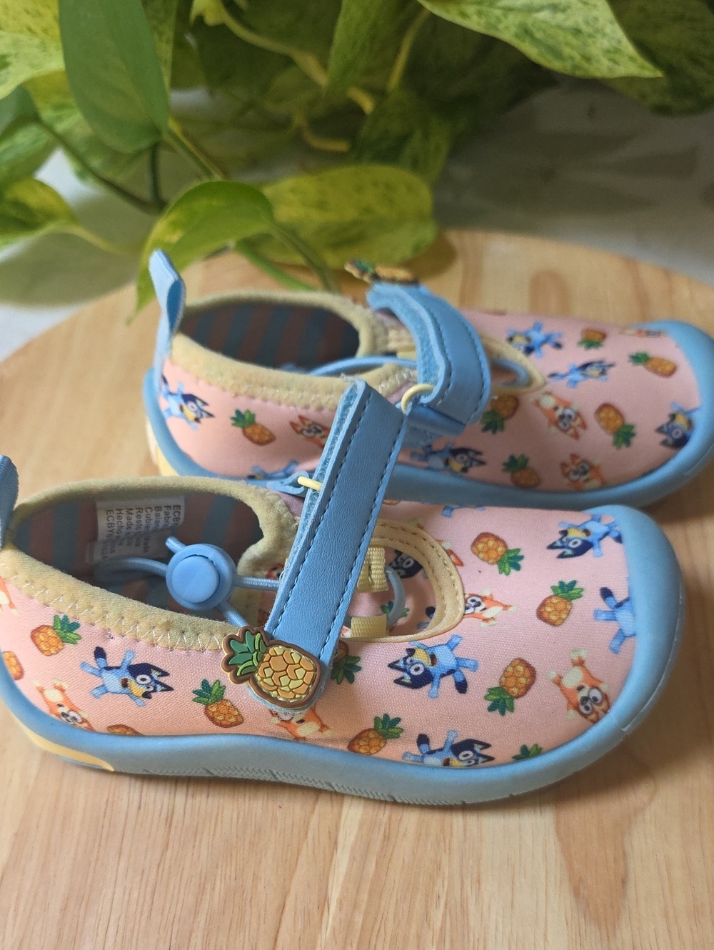 The Bluey Character Toddler Girls Quick Drying Water Shoes SZ 7-8
